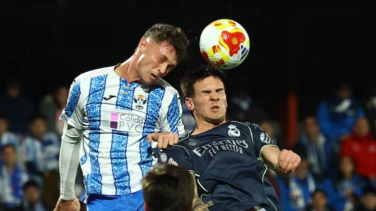 CF Talavera khiến Real gặp không ít khó khăn.