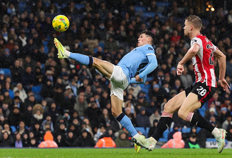 Foden vào sân và lập tức tạo ra tác động.