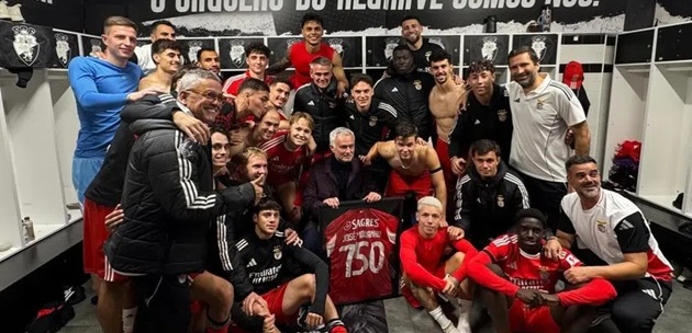 Ảnh bài viết Benfica: Mourinho cán mốc 750 chiến thắng và món quà đặc biệt