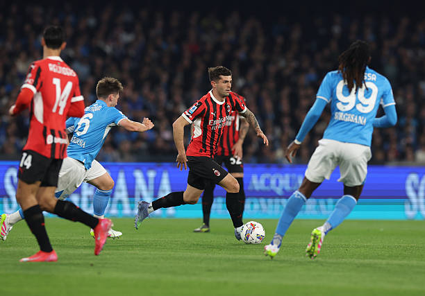 AC Milan chuẩn bị chạm tr&aacute;n Napoli ở Si&ecirc;u C&uacute;p.