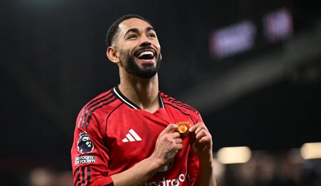 Ruben Amorim nên tin tưởng vào Matheus Cunha ở những quả phạt góc.