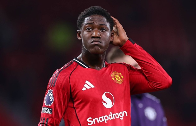 Ảnh bài viết Manchester United: Roy Keane chỉ trích gia đình Kobbie Mainoo