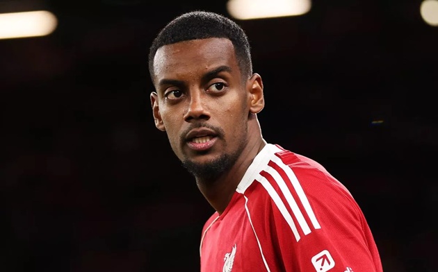 Isak c&oacute; phong độ k&eacute;m khi đến Liverpool.