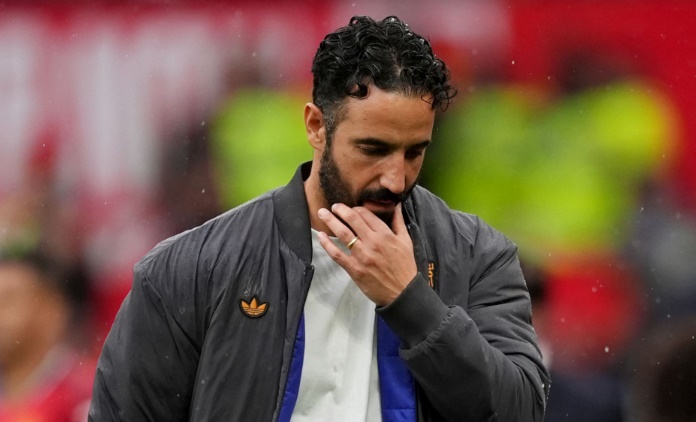 HLV Amorim đối mặt với áp lực lớn khi thiếu hụt nhân sự.