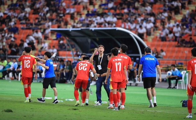 Ông Kim tiếp tục chinh phục thánh địa của người Thái