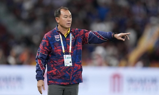 HLV U22 Thái Lan nhận những lời nói trái chiều