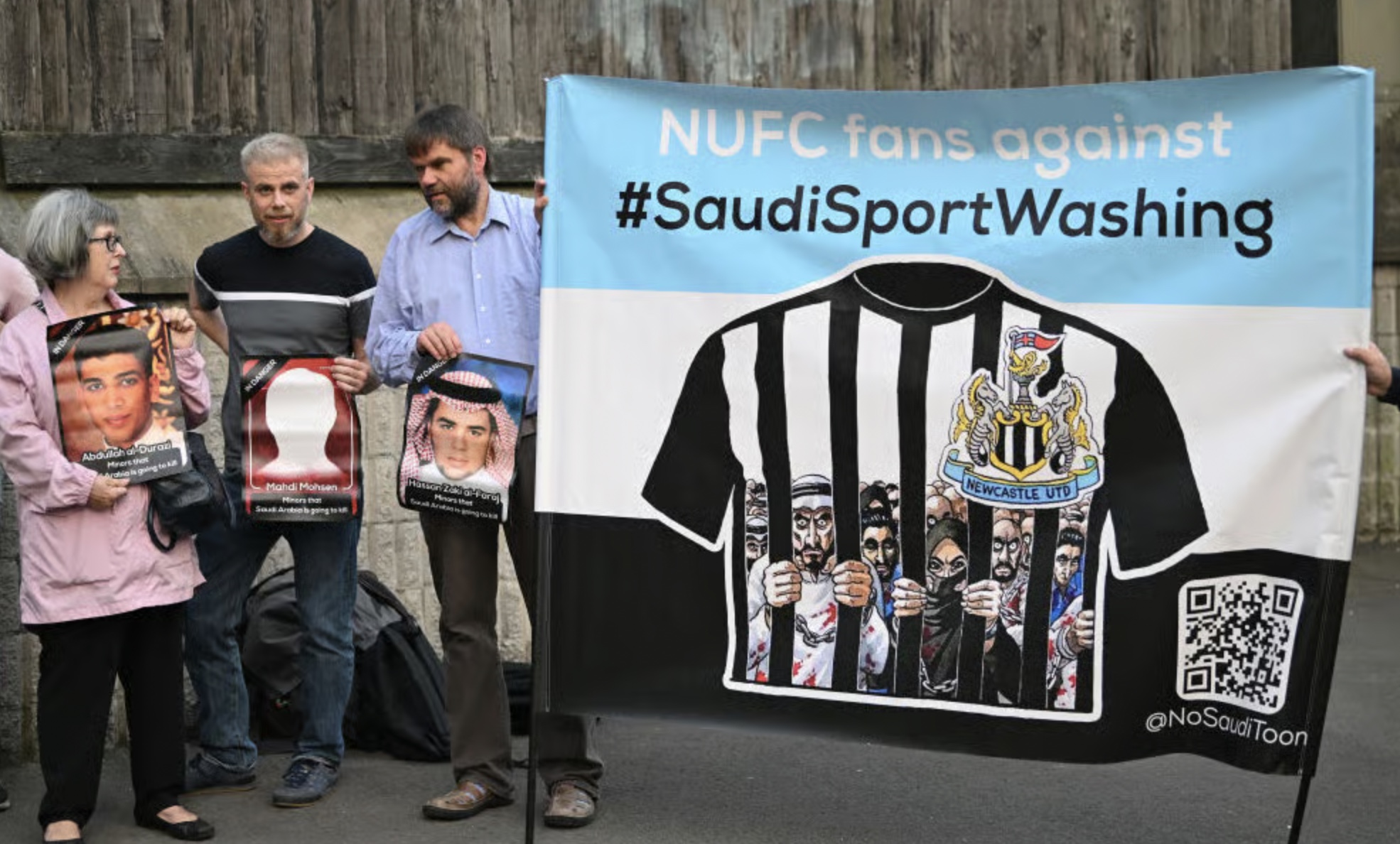 C&aacute;c CĐV Newcastle từng phản đối PIF th&acirc;u t&oacute;m CLB