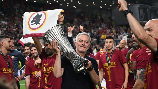 Roma đăng quang Conference League dưới thời HLV Jose Mourinho.