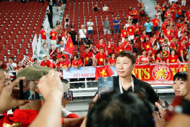 B&aacute;o Indonesia d&agrave;nh lời c&oacute; c&aacute;nh cho HLV Kim Sang-sik khi gi&uacute;p U22 Việt Nam ngược d&ograve;ng hạ Th&aacute;i Lan.