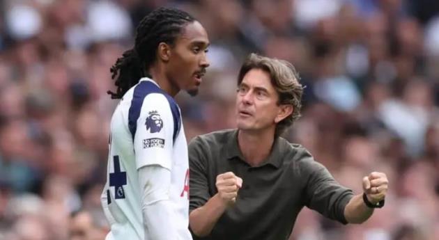 HLV Frank đang gặp nhiều &aacute;p lực ở Tottenham.
