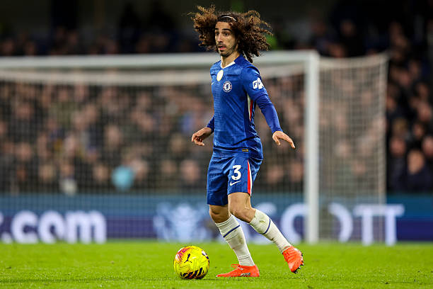Marc Cucurella được xem như gương mặt không thể thay thế nơi hàng phòng ngự Chelsea.