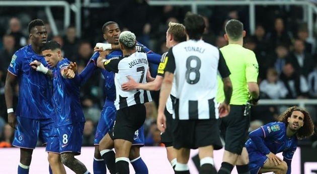 Hàng tiền vệ Newcastle United hứa hẹn sẽ mang đến nhiều khó khăn cho Chelsea.