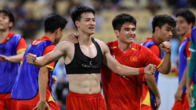 Thanh Nh&agrave;n x&eacute; lưới U22 Th&aacute;i Lan.