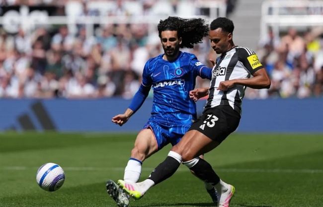 Chelsea đối đầu Newcastle.