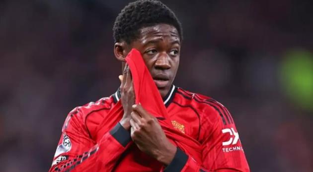 Kobbie Mainoo ưu tiên chuyển đến Serie A thi đấu.