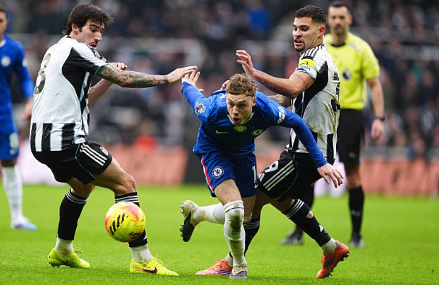 Cole Palmer ho&agrave;n to&agrave;n bế tắc trước h&agrave;ng ph&ograve;ng ngự Newcastle.