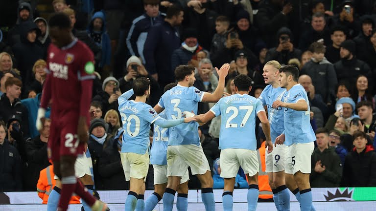 Man City tạm vươn l&ecirc;n ng&ocirc;i đầu.