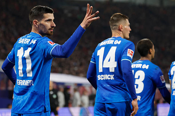 Ảnh bài viết Ngược dòng ngoạn mục, Leverkusen chen chân vào Top 3 Bundesliga