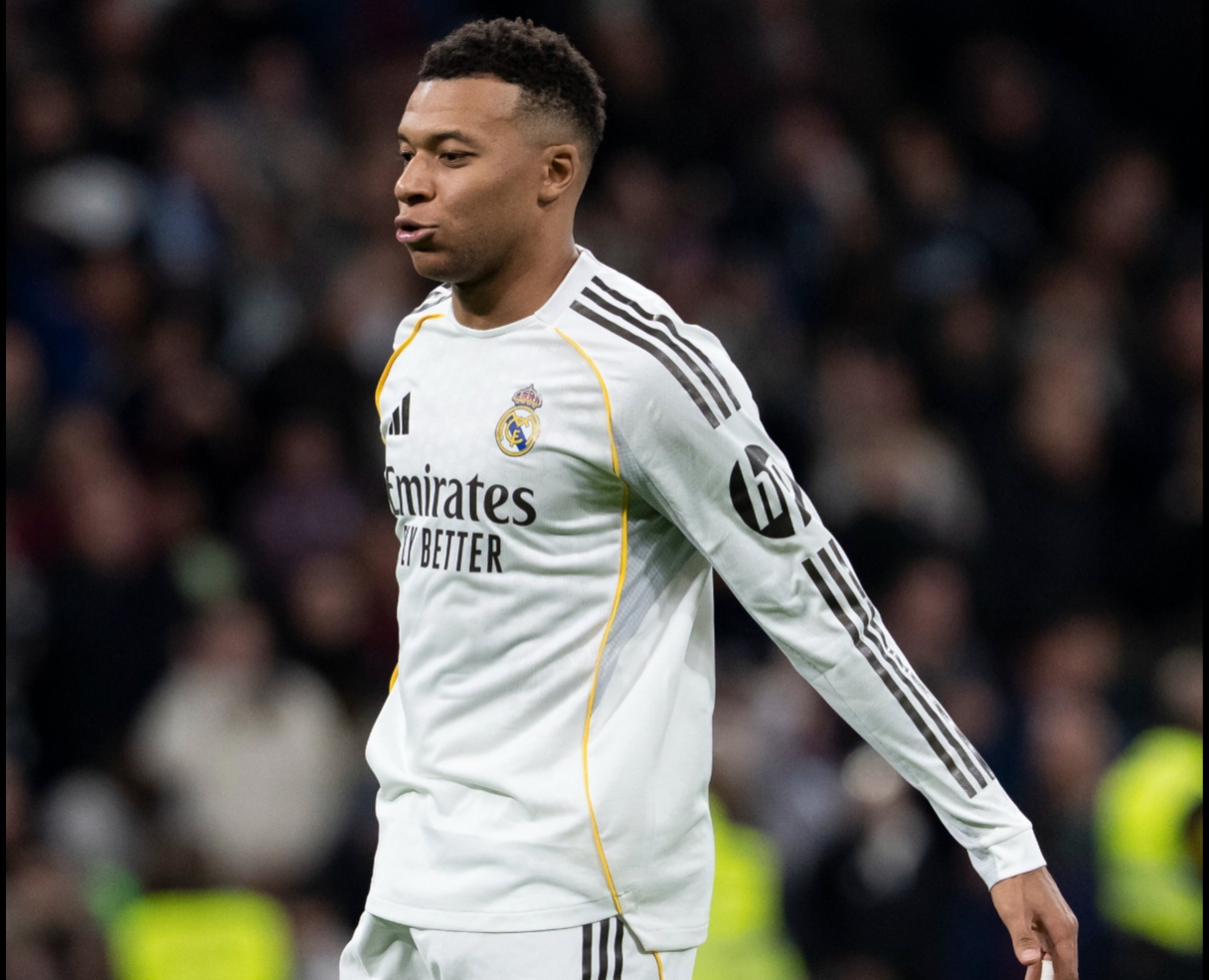 Ảnh bài viết Mbappe dành tặng bàn thắng kỷ lục cho "người hùng" Ronaldo