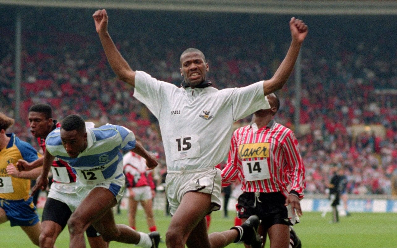 John Williams v&agrave; c&acirc;u chuyện thi chạy h&agrave;i hước