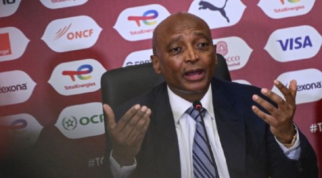 Ông Patrice Motsepe phát biểu trước giới truyền thông tại Rabat, thông báo về những thay đổi lớn đối với các giải đấu của CAF.