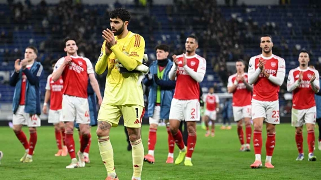 Arsenal tập trung cho cuộc đua v&ocirc; địch Ngoại hạng Anh.