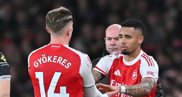 Ảnh bài viết Arsenal và bài toán hàng công: Gyokeres hay Jesus cho ngai vàng?