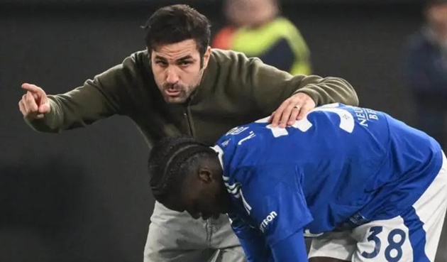 Ảnh bài viết Fabregas chỉ trích quyết định triệu tập Assane Diao của FSF