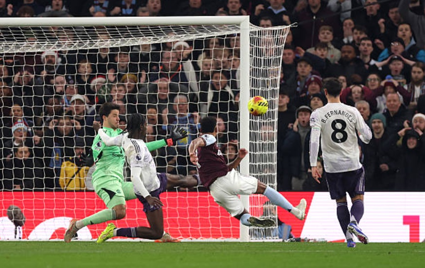 Ảnh bài viết Lammens cứu thua xuất sắc, Ugarte bị chỉ trích trong trận Aston Villa vs Manchester United