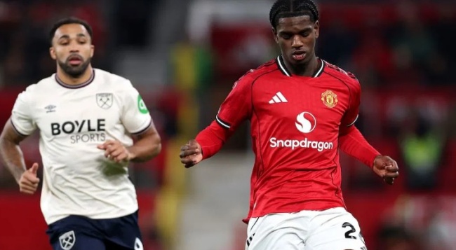 Ảnh bài viết Thống kê ấn tượng của Ayden Heaven trong trận Man United thua Aston Villa