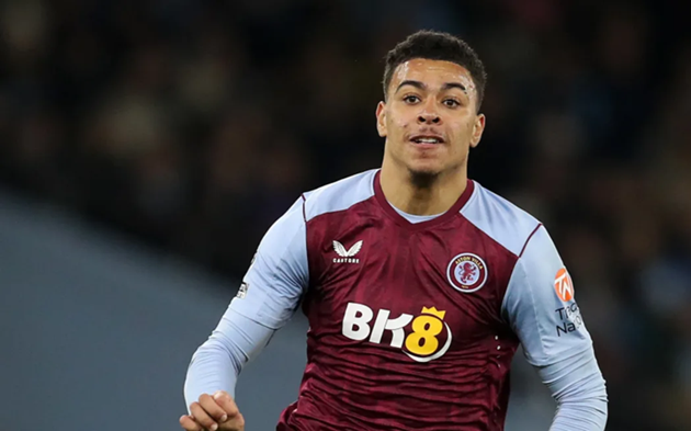 Rogers vẫn bị HLV Emery chê dù lập cú đúp cho Villa.