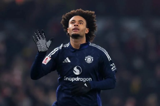 Ảnh bài viết Zirkzee có thể rời Man United, Romano xác nhận AS Roma tăng tốc đàm phán