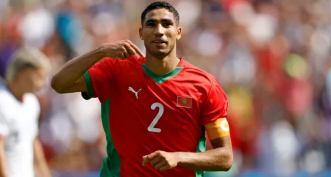 Hakimi trong màu áo Morocco.