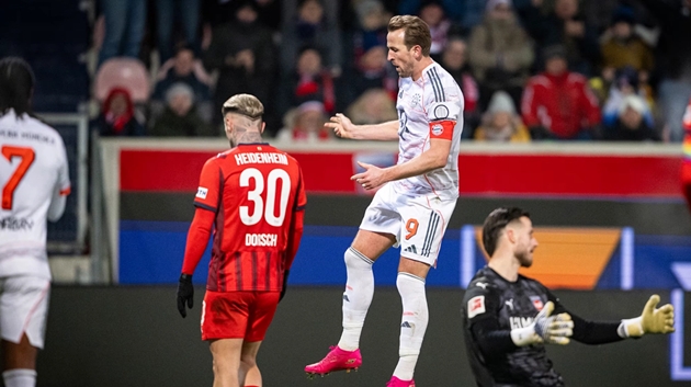 Harry Kane phá kỷ lục của Robben.