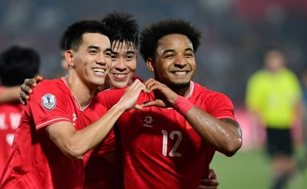 Ảnh bài viết Điểm tin bóng đá Việt Nam 23/11: BXH FIFA: Việt Nam thăng tiến mạnh nhất thế giới; HLV Kim Sang Sik chia sẻ bí quyết vô địch SEA Games 33