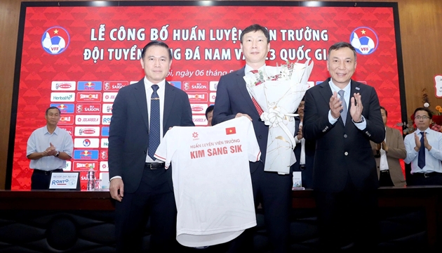 Ảnh bài viết HLV Kim Sang-sik kích hoạt gia hạn hợp đồng đến Asian Cup 2027