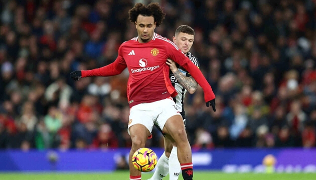 Ảnh bài viết Man Utd hoãn quyết định với Zirkzee giữa khủng hoảng lực lượng