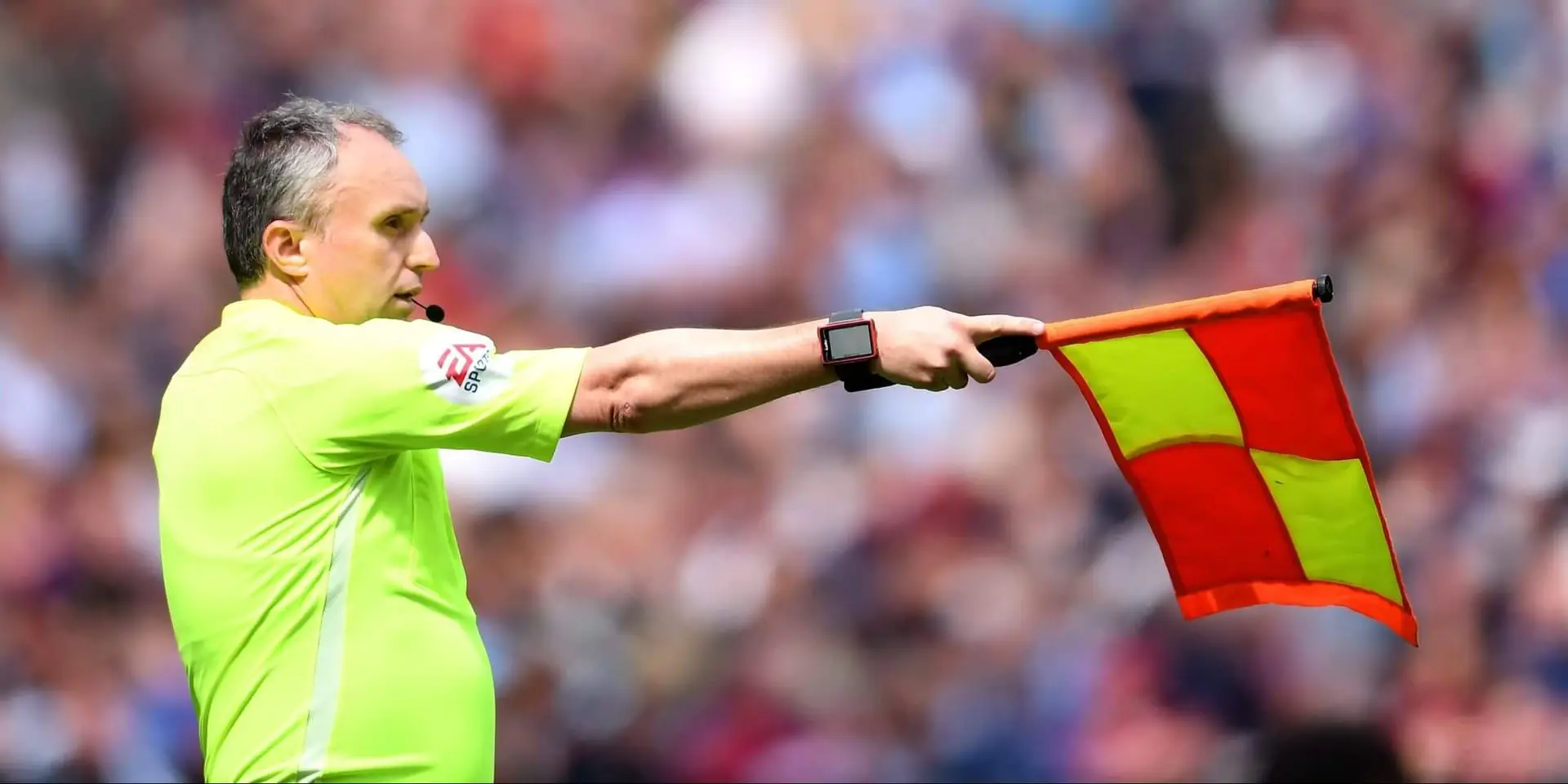 Darren Cann là trọng tài giàu kinh nghiệm nhất trong lịch sử Ngoại hạng Anh