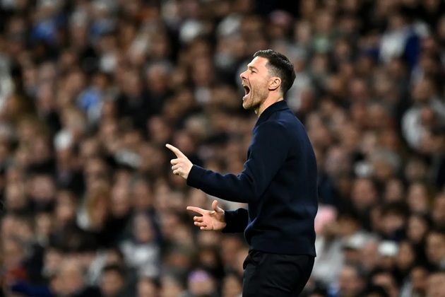 Ảnh bài viết HLV Elche bênh vực Xabi Alonso giữa áp lực ở Real Madrid