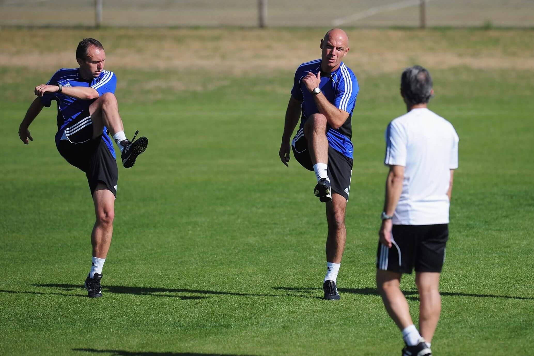 Cann tập luyện cùng Howard Webb trước trận chung kết World Cup 2010.