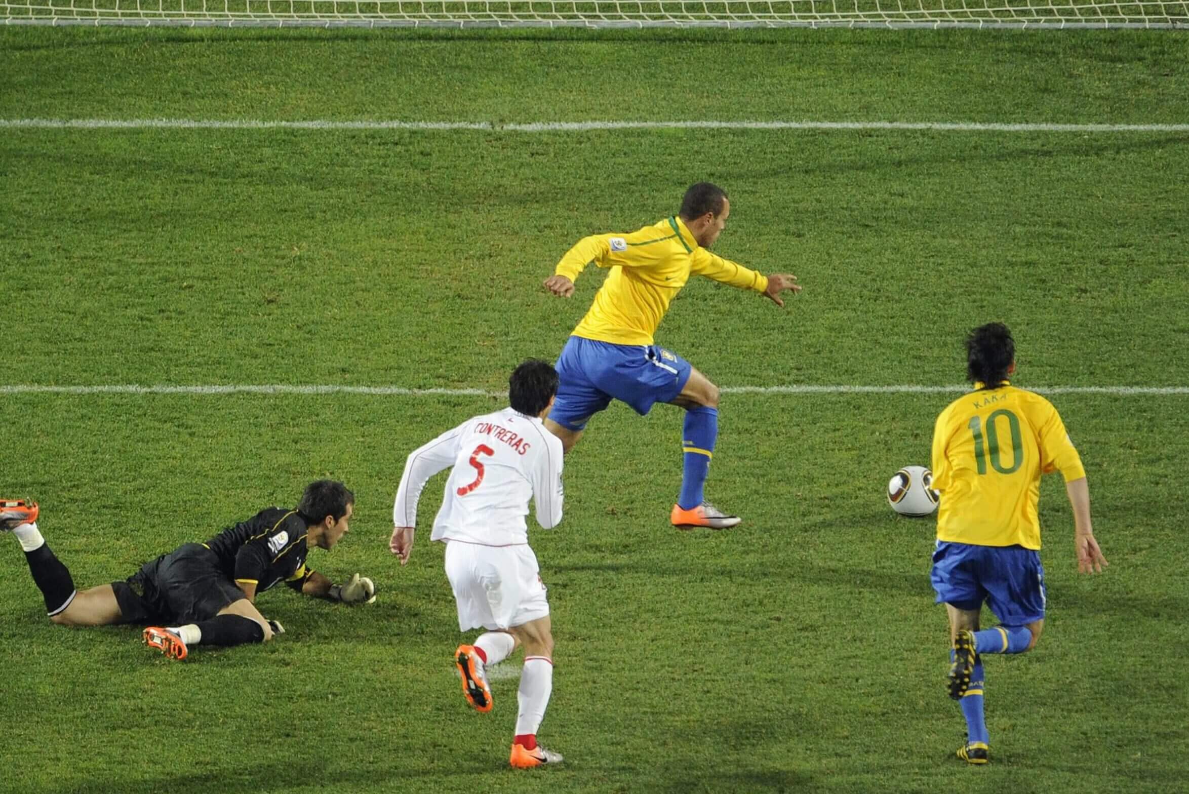 Trọng tài người Anh đã chính xác trong trận đấu World Cup năm 2010 giữa Brazil và Chile.