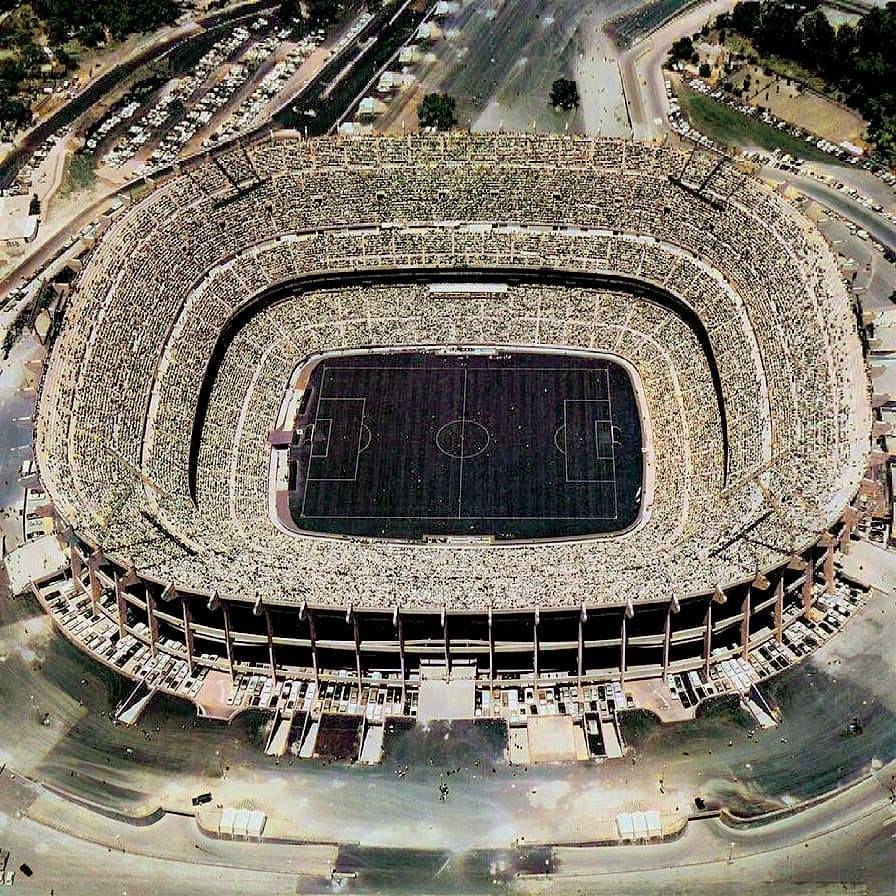 Ảnh s&acirc;n những năm 1960