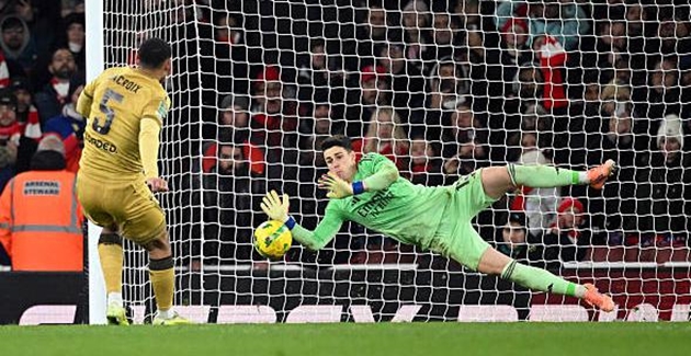 Kepa mang về chiến thắng cho Arsenal trên chấm luân lưu.