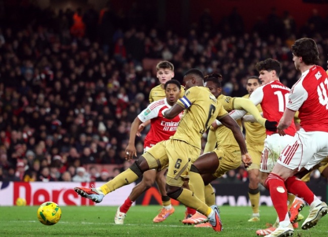 Ảnh bài viết Glasner khen Palace lột xác trong hiệp hai, tiếc nuối khi thua Arsenal ở luân lưu