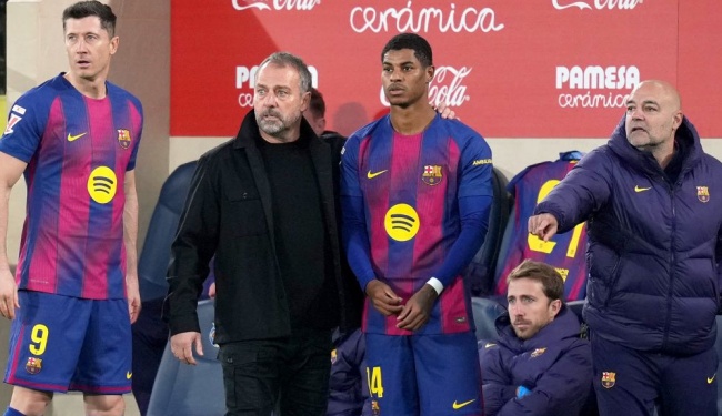 Ảnh bài viết Hansi Flick thảo luận tương lai của Lewandowski vào tháng 1