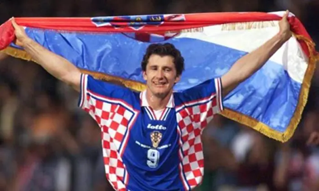 Suker trở th&agrave;nh Vua ph&aacute; lưới World Cup 98 với 6 b&agrave;n thắng.