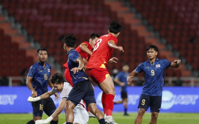 U22 Việt Nam đ&aacute;nh bại U22 Th&aacute;i Lan.