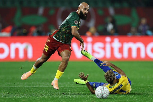 Bryan Mbeumo tạo điểm nhấn trên hàng công Cameroon.