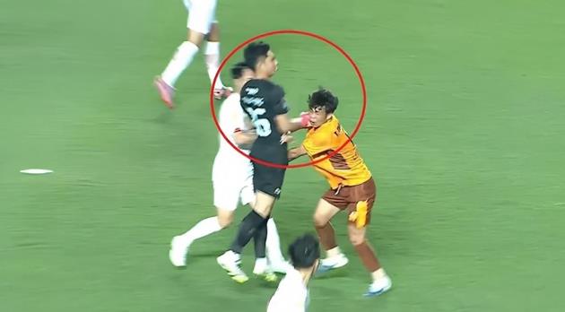 Ảnh bài viết Văn Phong “boxing” Thanh Sơn, Viettel đánh rơi chiến thắng