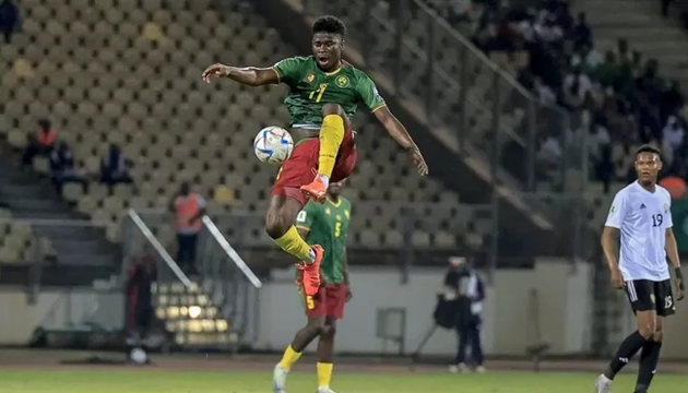 Carlos Baleba vừa chấn thương.